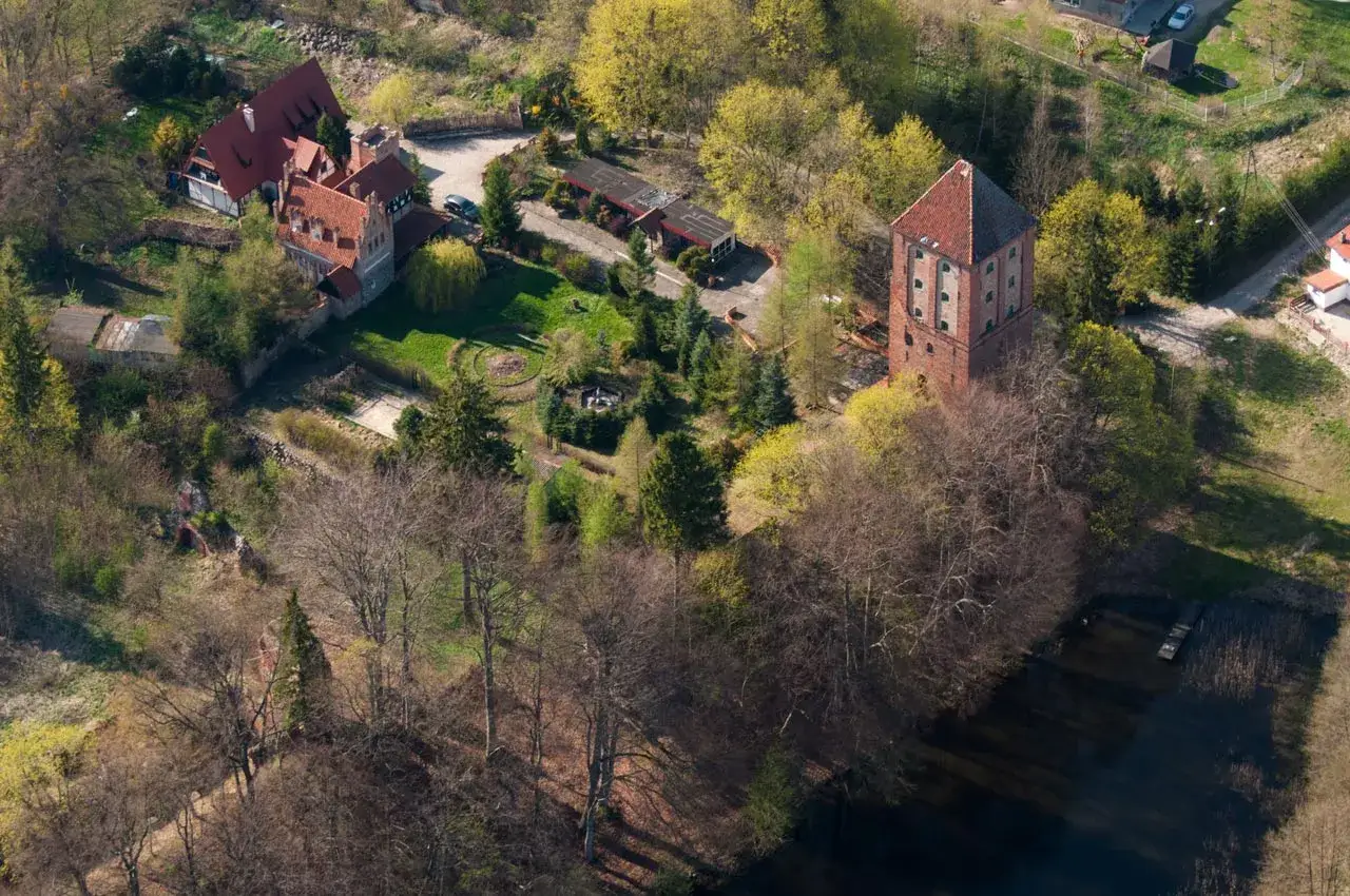 Zdjęcie Zamek w Przezmarku: Tajemnice, historia i niezwykłe atrakcje