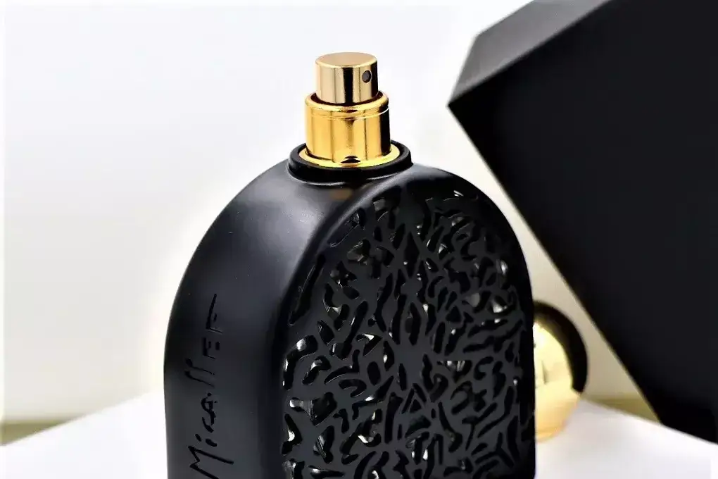 Zdjęcie Jak psikac perfumy, aby zapach utrzymywał się dłużej i intensywniej