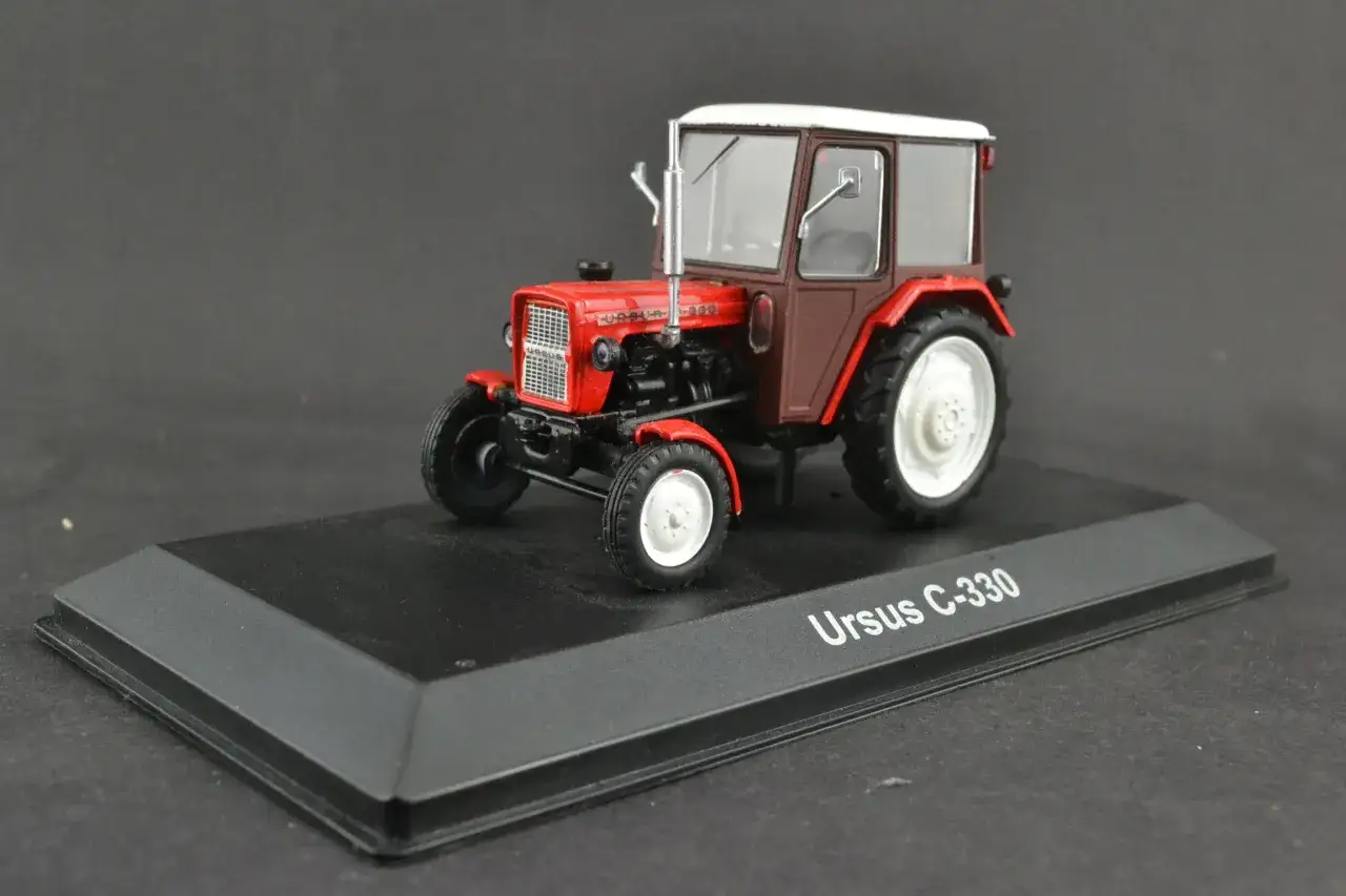 Zdjęcie Traktor Ursus C 330 zabawka – idealny prezent dla małych fanów motoryzacji