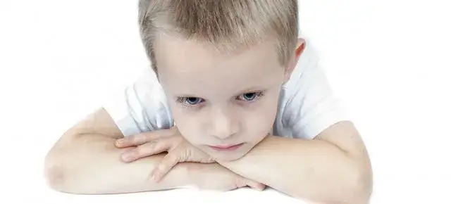 Zdjęcie Czy moje dziecko ma autyzm? Objawy, które mogą Cię zaniepokoić