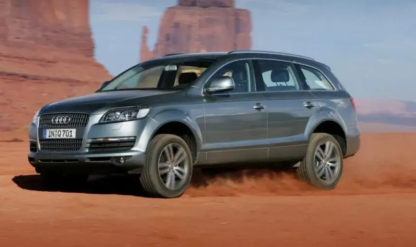 Zdjęcie Audi Q7 używane: co warto wiedzieć przed zakupem luksusowego SUV-a