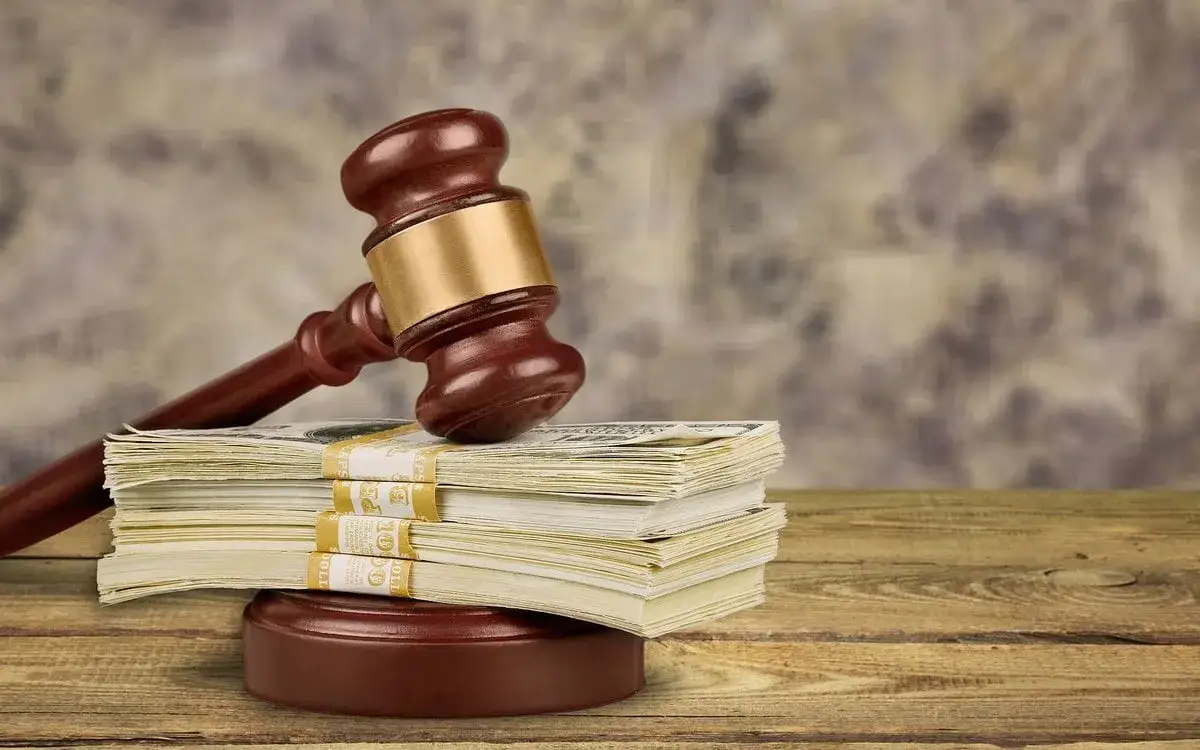 Zdjęcie Ile kosztuje złożenie apelacji w sądzie? Poznaj ukryte opłaty