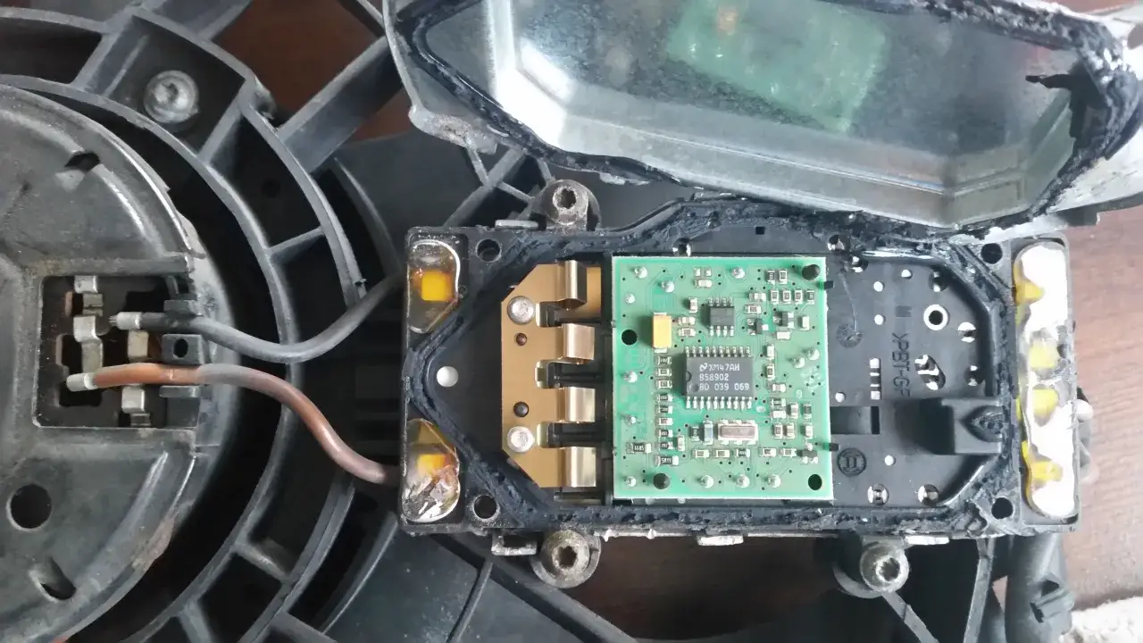 Zdjęcie Jak sprawdzić moduł wentylatora bmw e46 i uniknąć kosztownych napraw