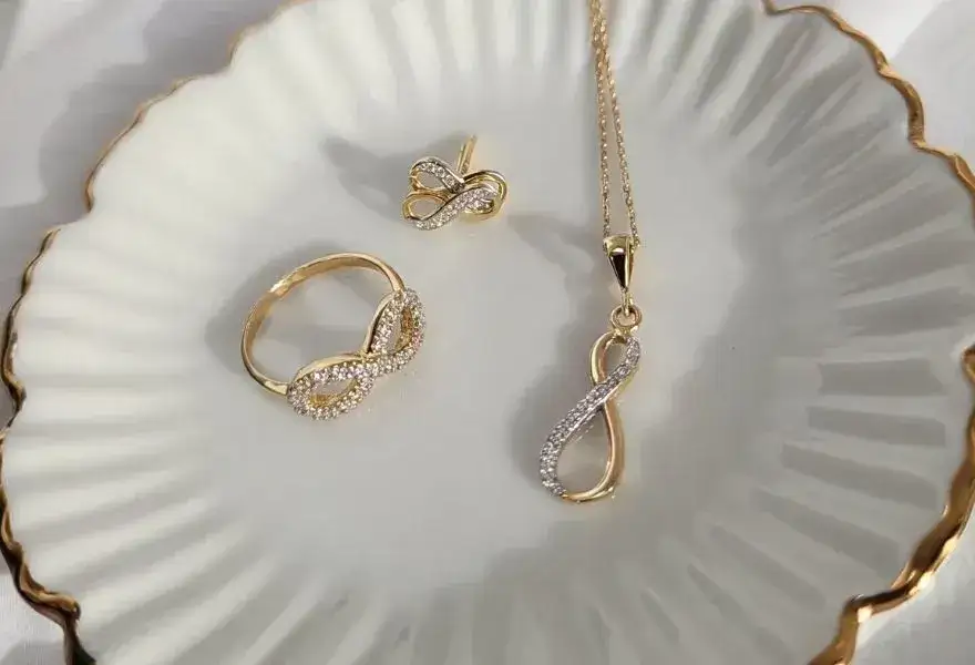 Zdjęcie Czy złoto próby 333 zmienia kolor? Oto, co musisz wiedzieć