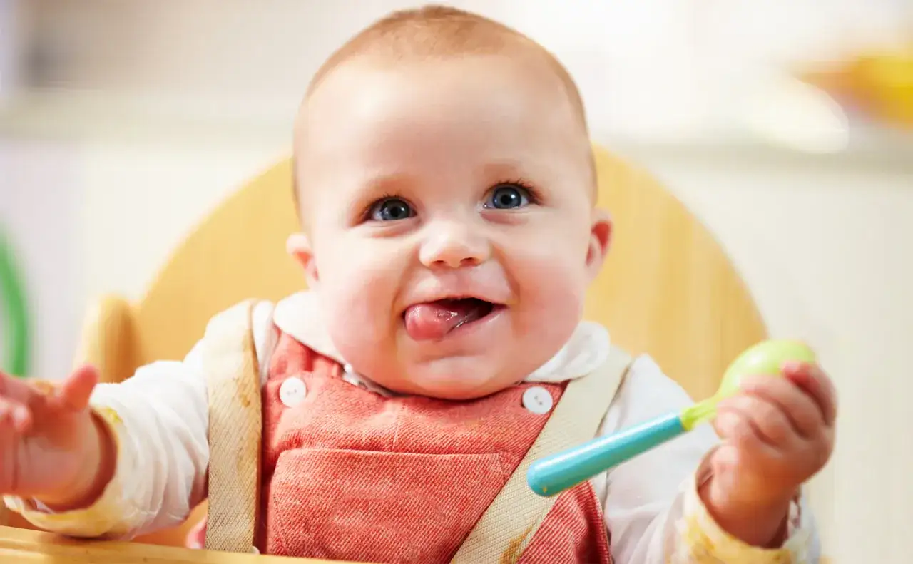 Zdjęcie Ile zjada 5 miesięczne dziecko? Sprawdź, czy twoje dziecko je wystarczająco