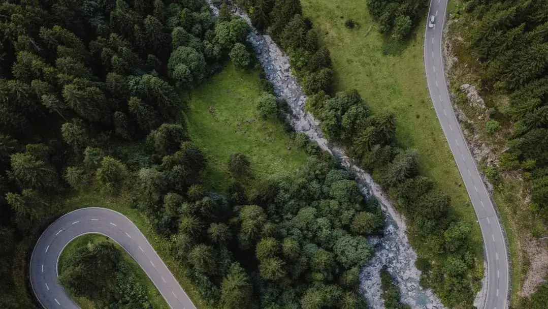 Zdjęcie Jak dojechać do Ustronia? Sprawdź najlepsze opcje transportu