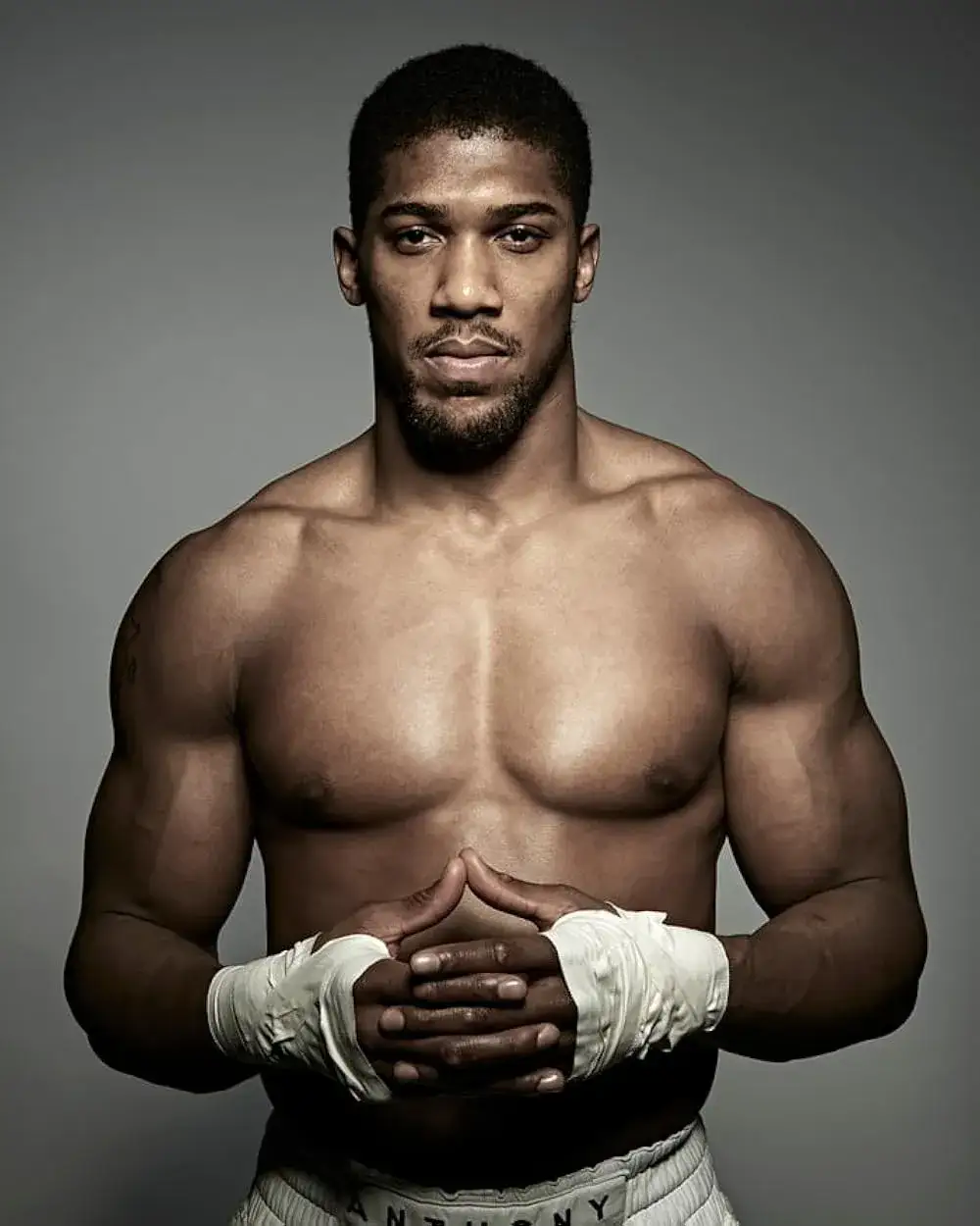 Zdjęcie Anthony Joshua - wzrost boksera w metrach i stopach. Porównanie