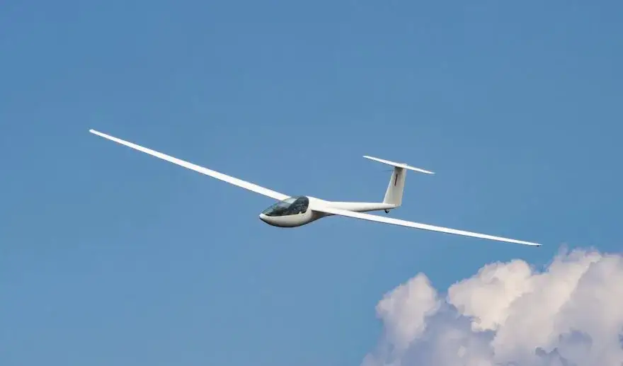 Zdjęcie Ile kosztuje lot szybowcem? Ceny i różne opcje w Polsce