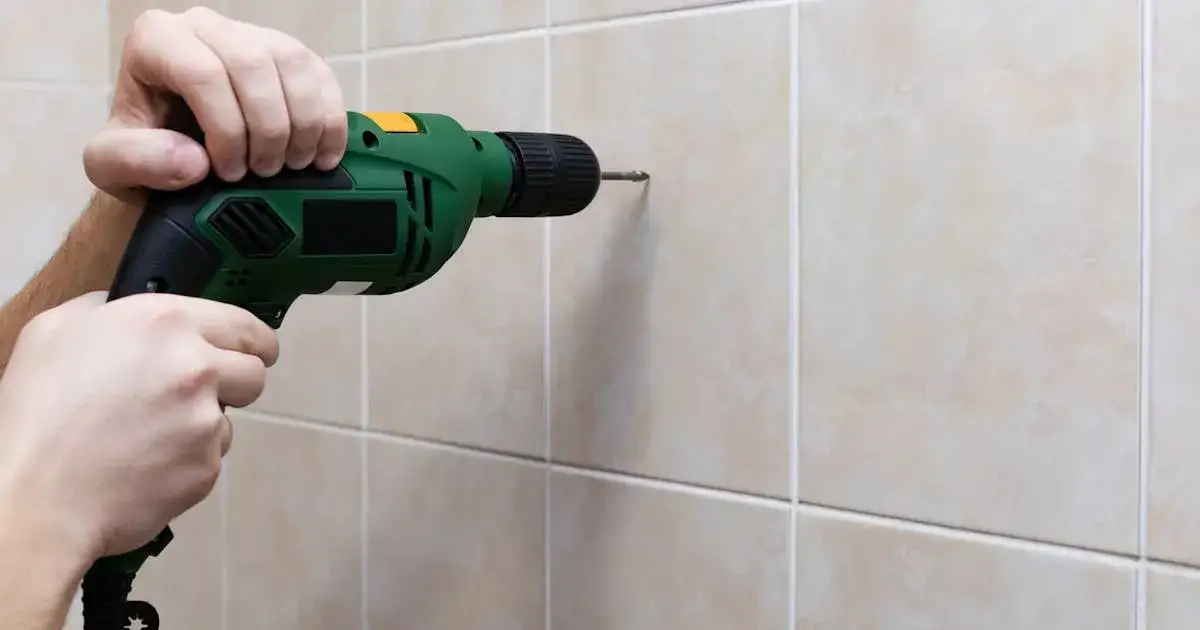 Zdjęcie Jakim wiertłem wiercić w kafelkach, aby uniknąć uszkodzeń?