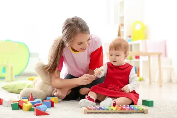 Zdjęcie Ile zarabia opiekunka w żłobku prywatnym? Zaskakujące fakty o wynagrodzeniu