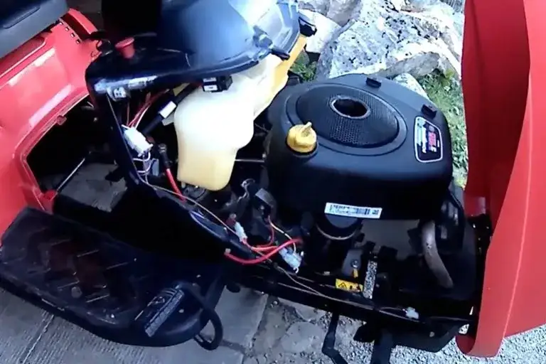 Zdjęcie Jak wymienić pasek napędu w kosiarce NAC i uniknąć problemów