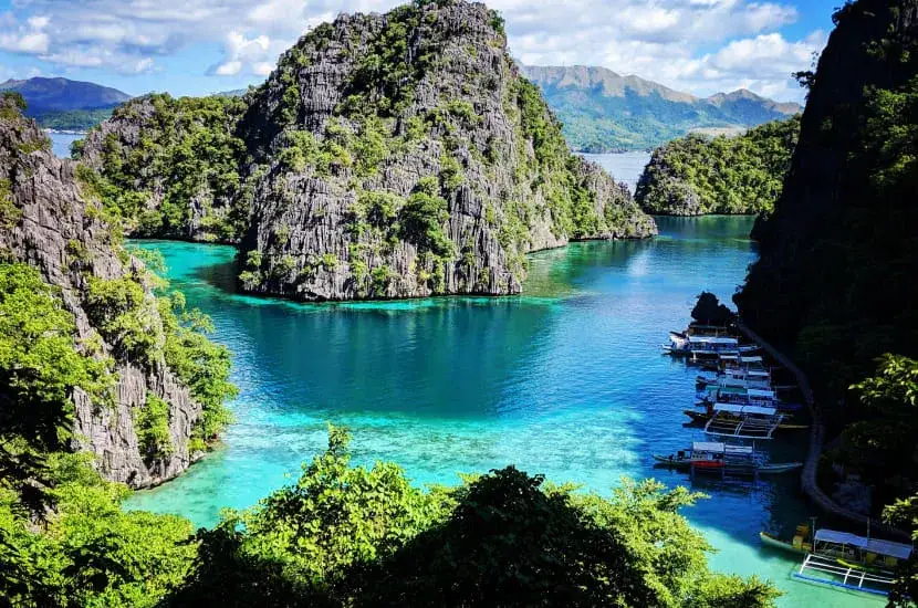 Zdjęcie Ile trwa lot na Filipiny? Poznaj czas podróży i przesiadki