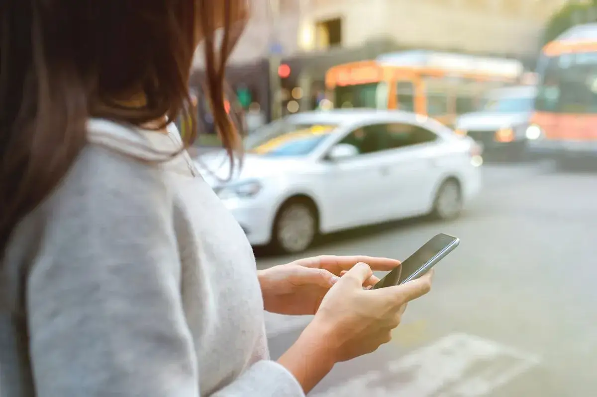 Zdjęcie Czy Bolt to taxi? Odkryj kluczowe różnice i oszczędności