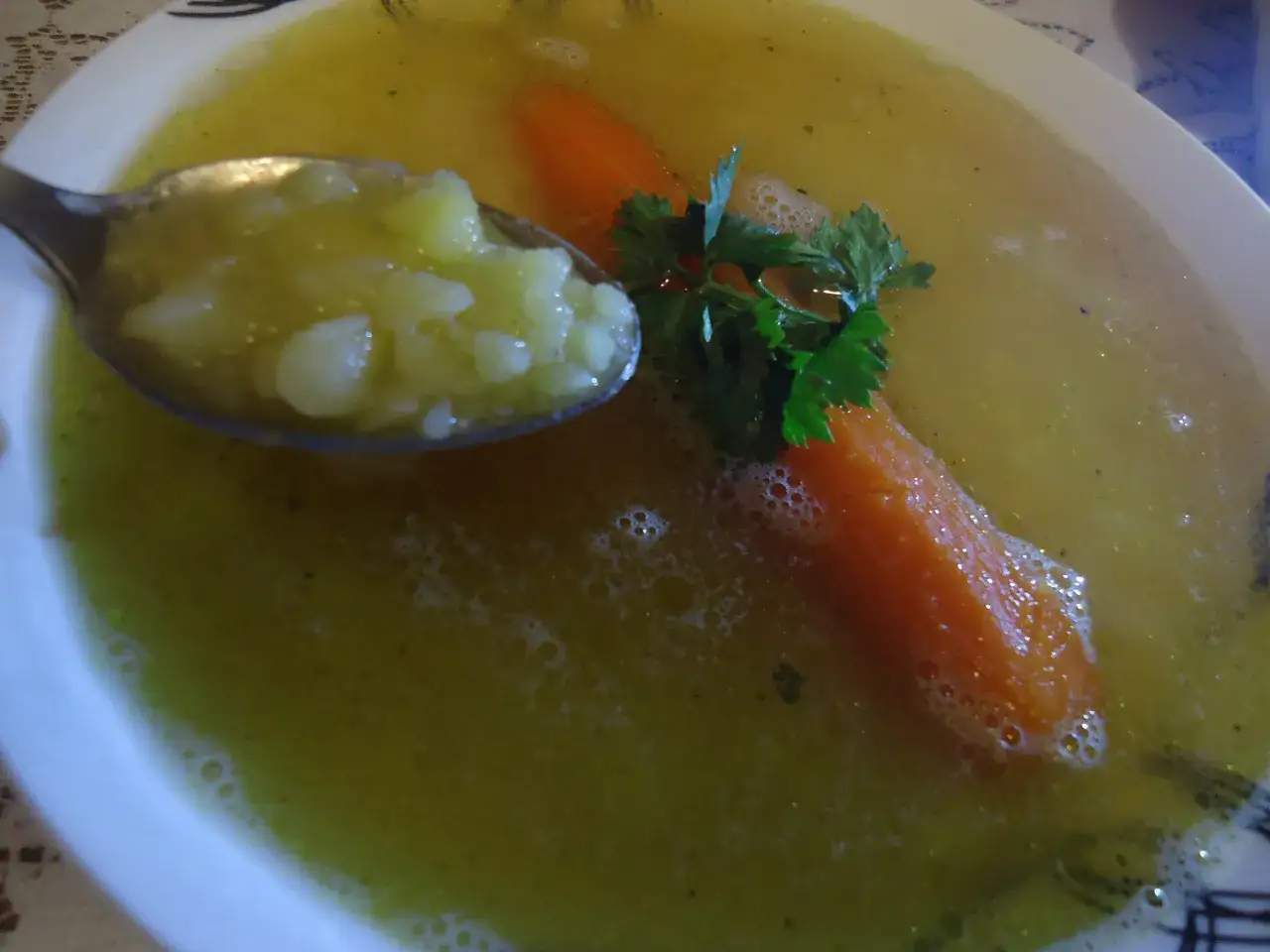 Zdjęcie Jak przygotować pyszny rosół z kaczki i wołowiny w domowym zaciszu