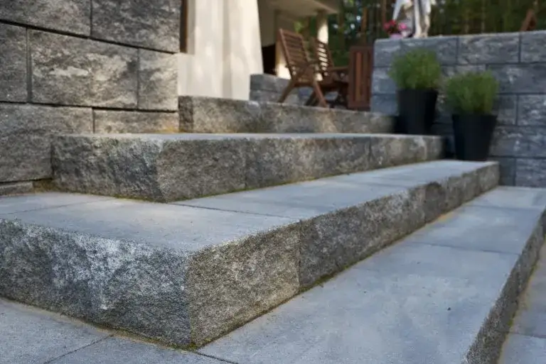 Zdjęcie Czym wyłożyć schody betonowe: 5 najlepszych materiałów