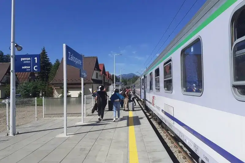 Zdjęcie Gdzie w góry pociągiem z Warszawy? Odkryj najlepsze trasy i miejsca