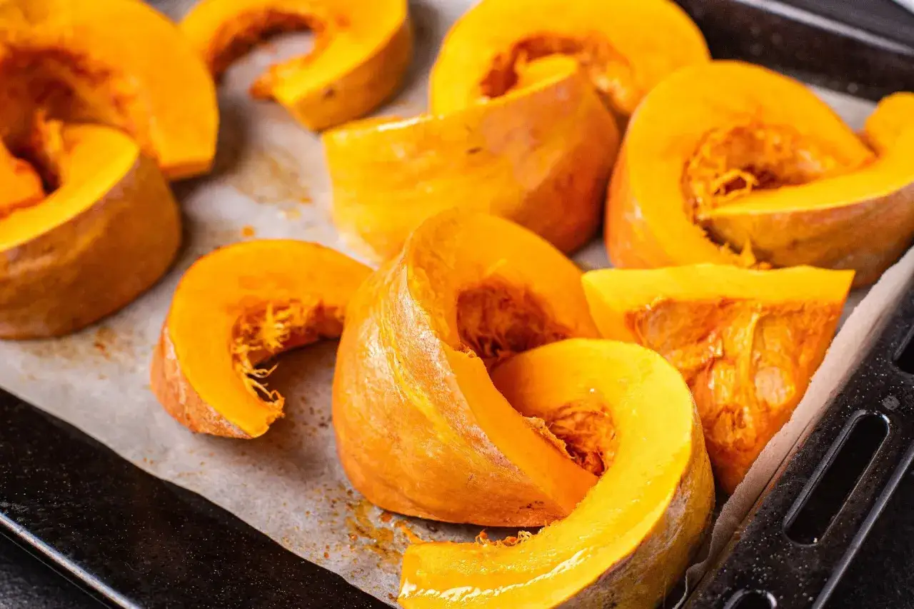 Zdjęcie Jak długo piec dynie w piekarniku, by były idealnie miękkie?