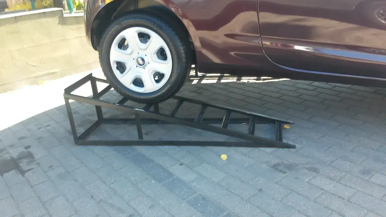 Zdjęcie Jak zrobić podjazd samochodowy: krok po kroku z najlepszymi materiałami