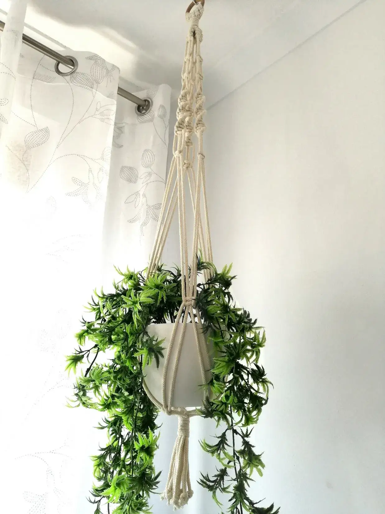 Zdjęcie Ile sznurka na kwietnik makrama? Kluczowe informacje i praktyczne porady