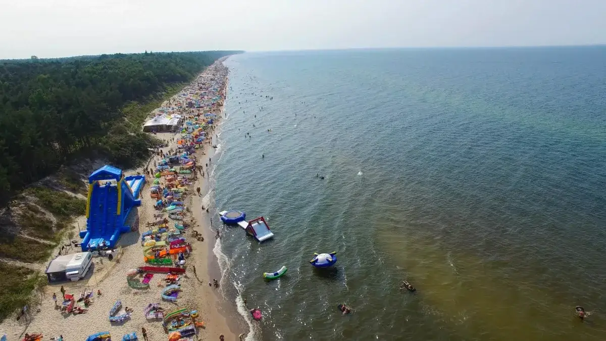 Zdjęcie Pobierowo atrakcje: Odkryj najlepsze miejsca na wakacje bez stresu
