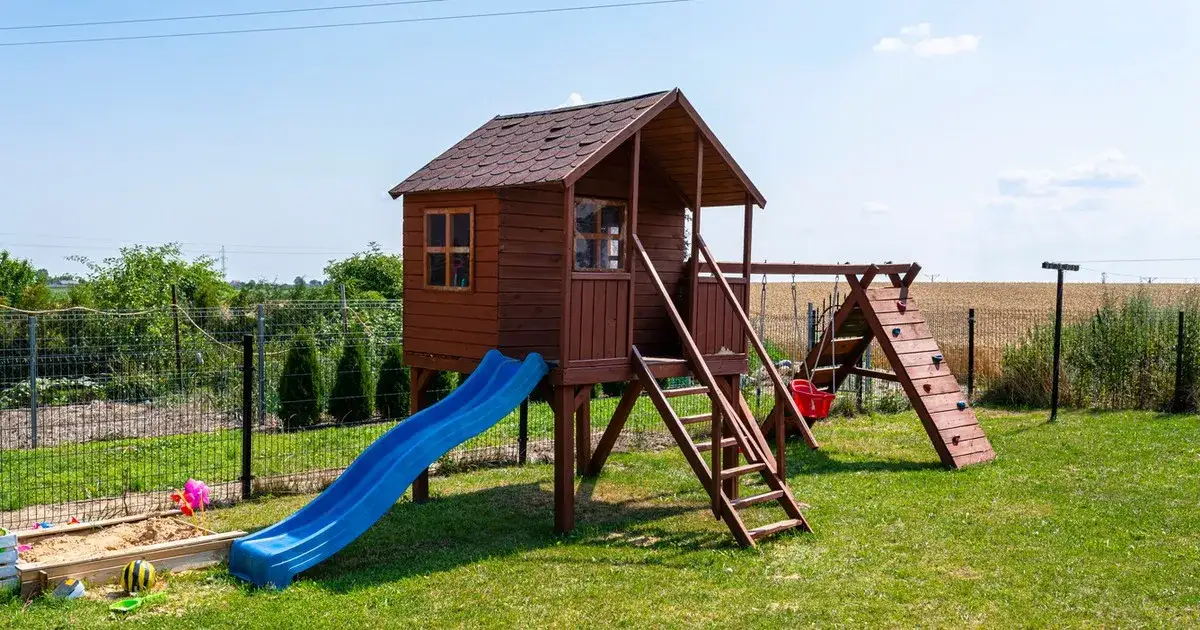 Zdjęcie Jak zrobić samemu plac zabaw dla dzieci - proste kroki i porady bezpieczeństwa