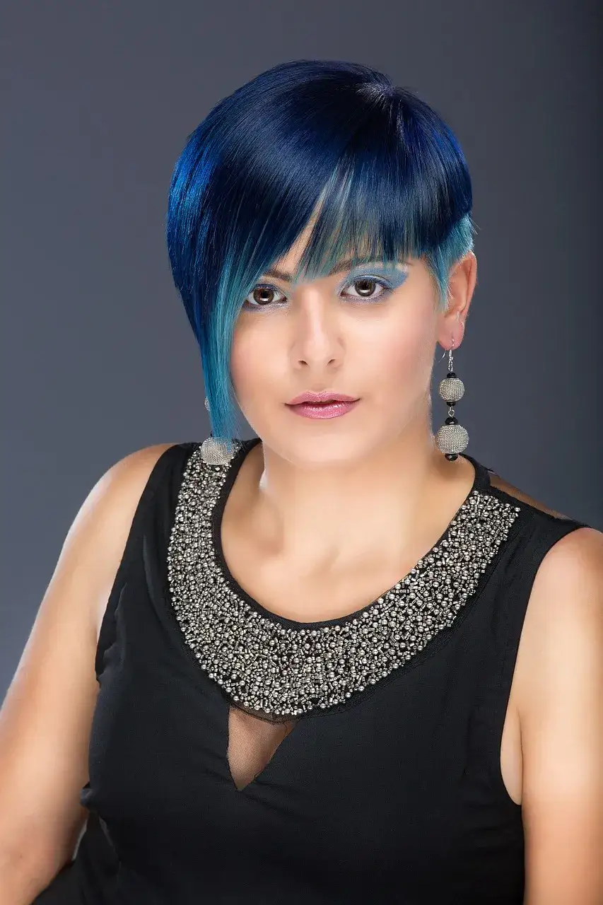 Zdjęcie Jak modnie pofarbować krótkie włosy i uniknąć najczęstszych błędów