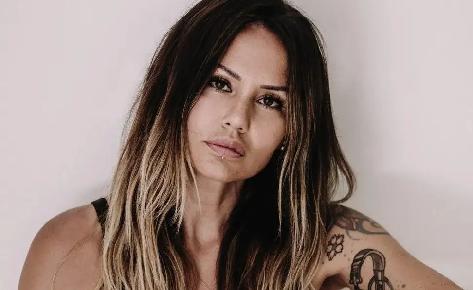 Zdjęcie Deborah De Luca wiek - zaskakujące fakty o jej życiu i karierze