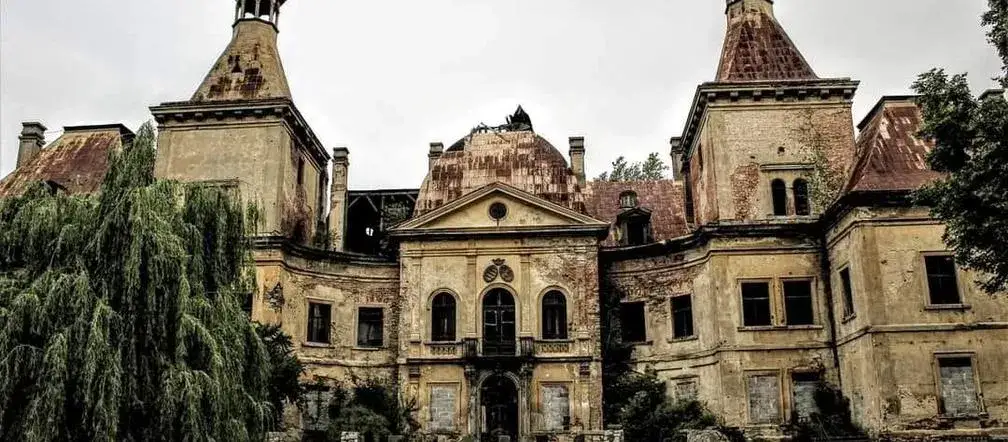 Zdjęcie Pałac w Mańczycach: tajemnice historii i atrakcje, które musisz znać