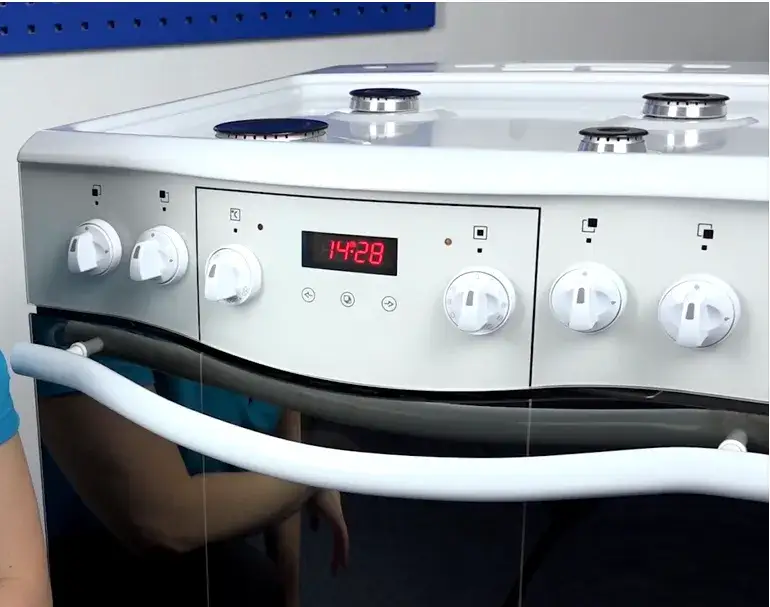 Zdjęcie Jak ustawić godzinę na piekarniku Amica - proste kroki z instrukcją