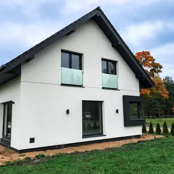 Zdjęcie Balkon francuski przed czy po elewacji – co wybrać, aby zaoszczędzić?