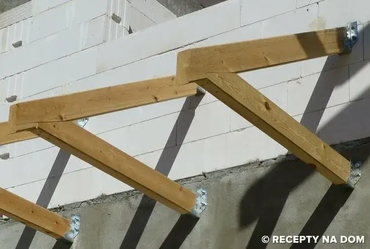 Zdjęcie Jak zbudować daszek pod którym przechowuje się siano i zboże