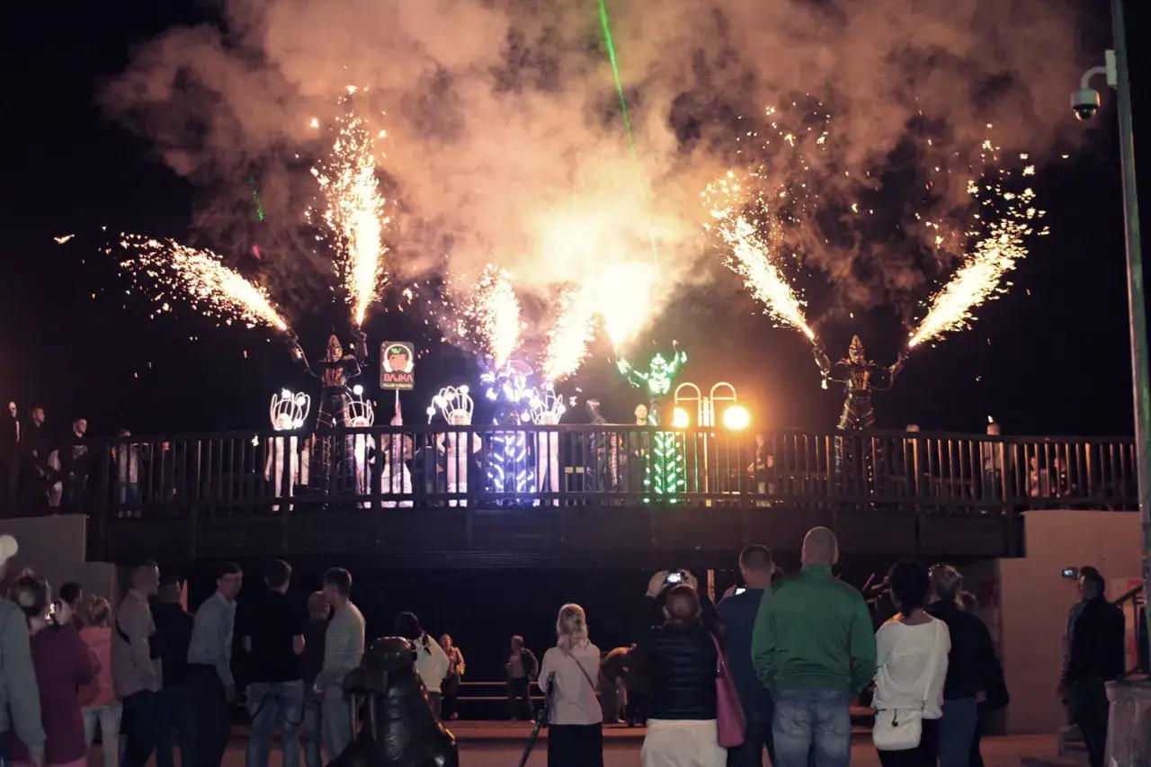 Zdjęcie Mielno kluby kiedy otwarte – nie przegap najlepszej zabawy tej nocy