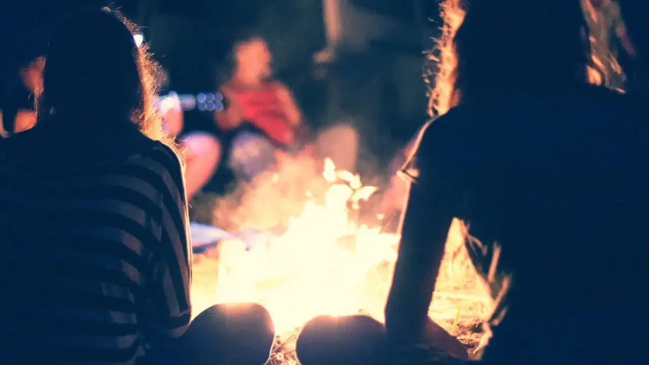 Zdjęcie Co zabrać na ognisko do jedzenia? 10 pysznych pomysłów, które zaskoczą