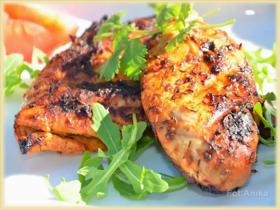 Zdjęcie Soczysty kurczak z grilla: mistrz perfekcyjnej pieczystości w 5 krokach