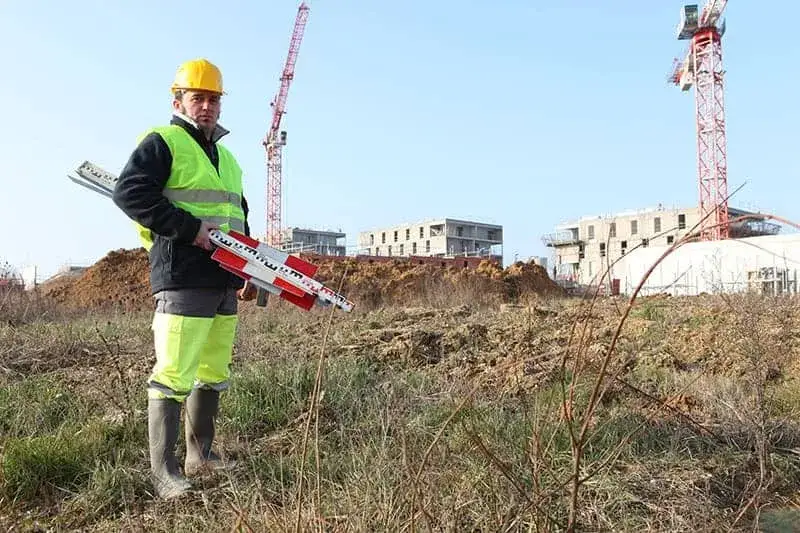 Zdjęcie Geodeta – kim jest i jakie ma obowiązki w Twojej budowie?