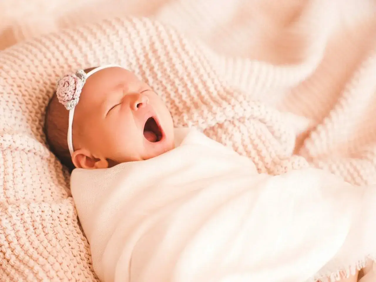 Zdjęcie Dlaczego dziecko budzi się co godzinę i jak temu zaradzić