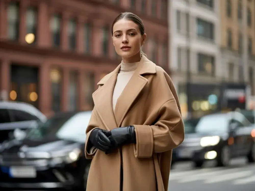 Zdjęcie Jakie są teraz modne płaszcze damskie? Odkryj najnowsze trendy i style