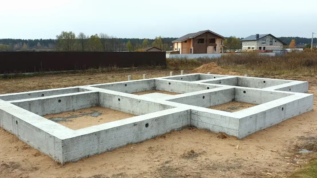 Zdjęcie Ława czy płyta fundamentowa - wybór idealnego fundamentu domu