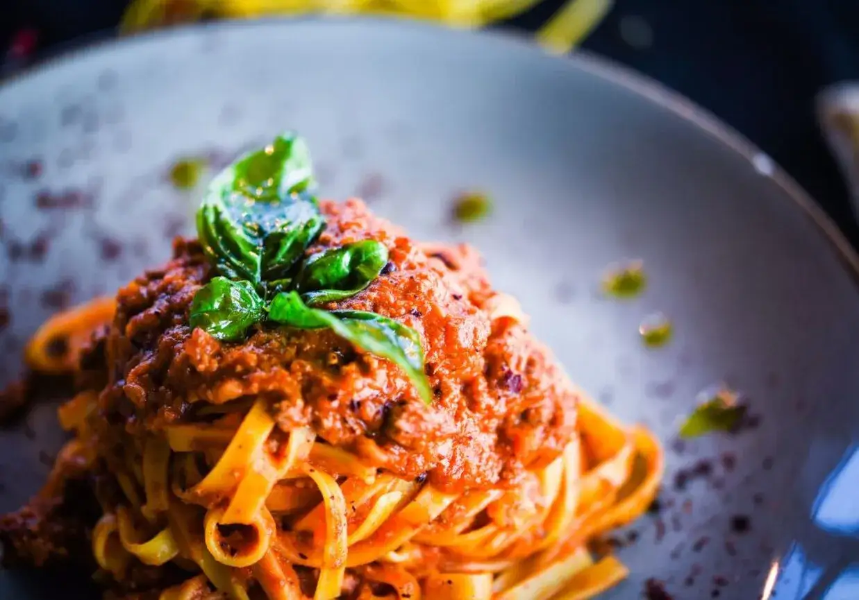 Zdjęcie Jakie przyprawy do sosu bolognese, aby uzyskać wyjątkowy smak?