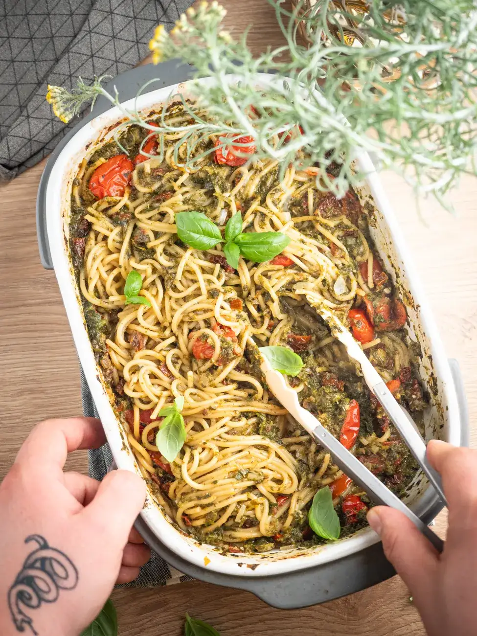 Zdjęcie Szybkie i smaczne spaghetti ze szpinakiem i fetą w 30 minut