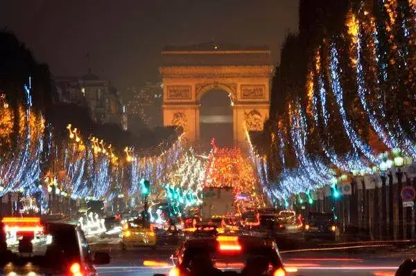 Zdjęcie Jak wyglądają święta we Francji? Odkryj wyjątkowe tradycje i zwyczaje