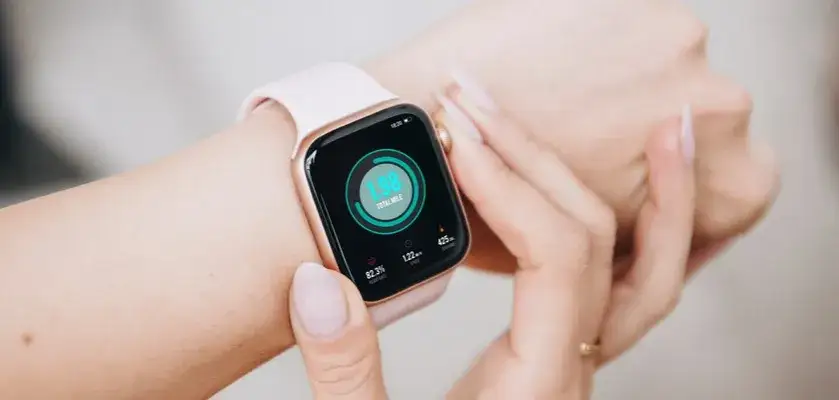 Zdjęcie Jaki smartwatch damski do 1000 zł wybrać? Kluczowe cechy i modele