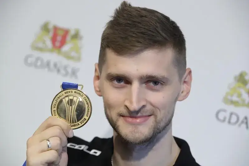 Zdjęcie Zarobki i majątek Piotra Nowakowskiego: ile naprawdę ma siatkarz?