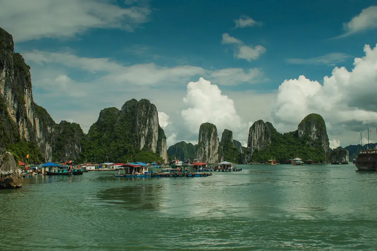 Zdjęcie Zatoka lądującego smoka w Wietnamie - najpiękniejsze atrakcje i porady
