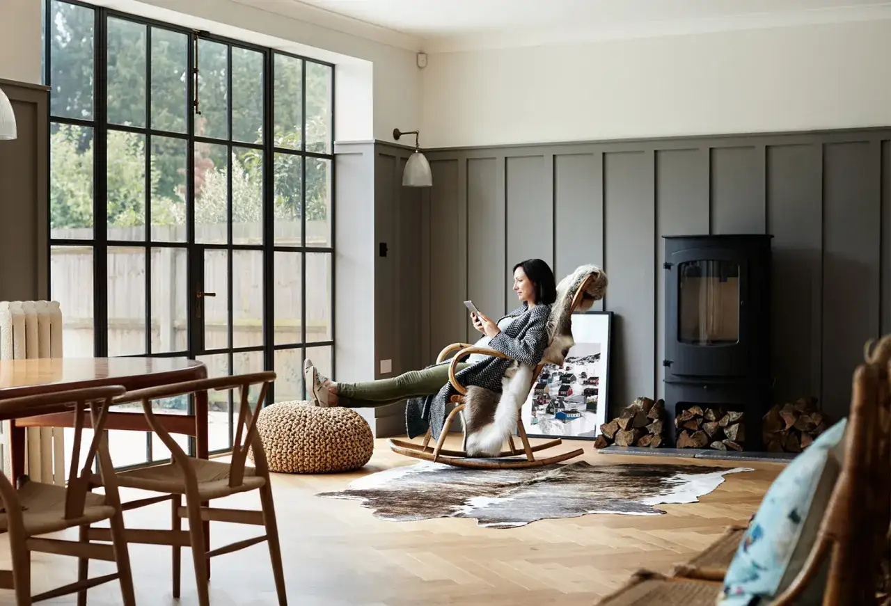 Zdjęcie Ciąża: Jak wygodnie i bezpiecznie siedzieć na kanapie?