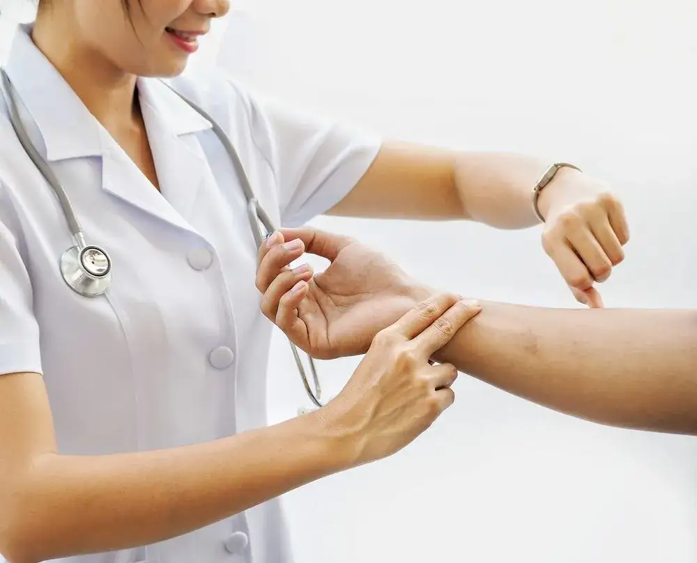 Zdjęcie Jak obniżyć puls? Szybkie i długoterminowe sposoby na spokojne serce