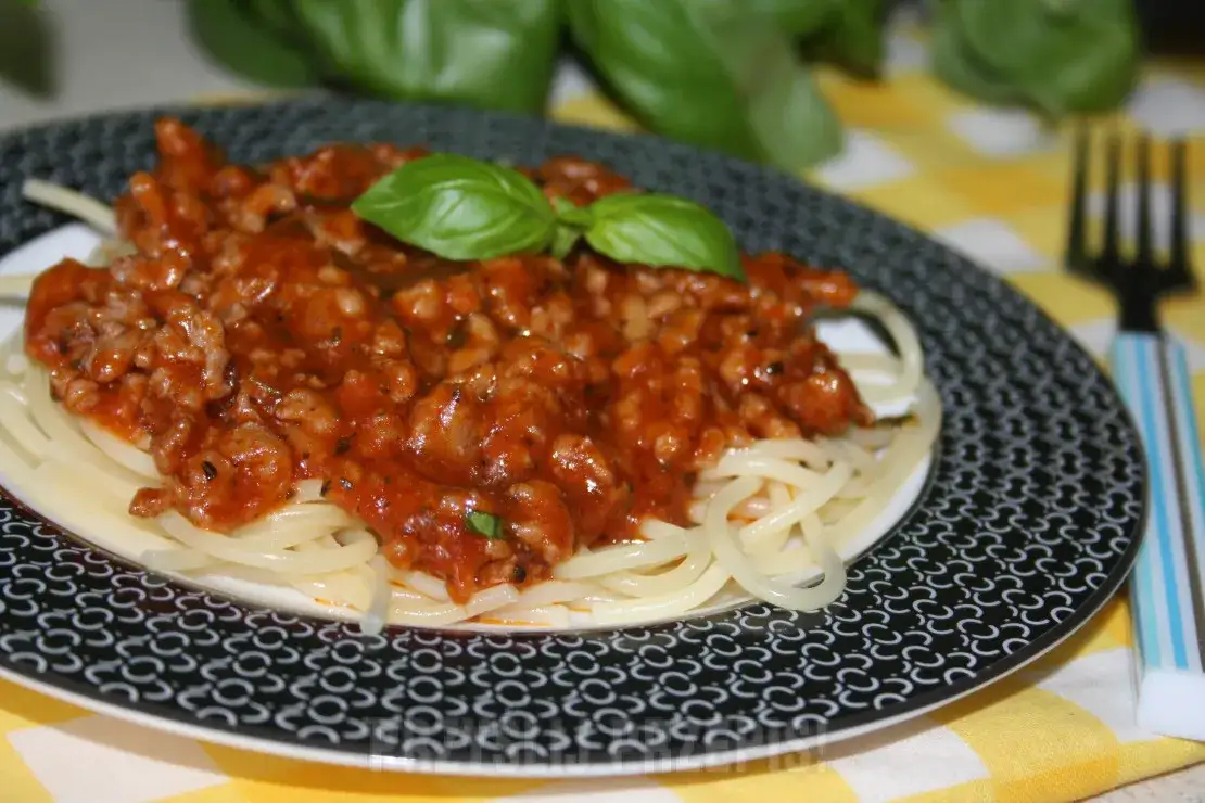 Zdjęcie Jak zrobić spaghetti z mięsem mielonym i sosem w prosty sposób