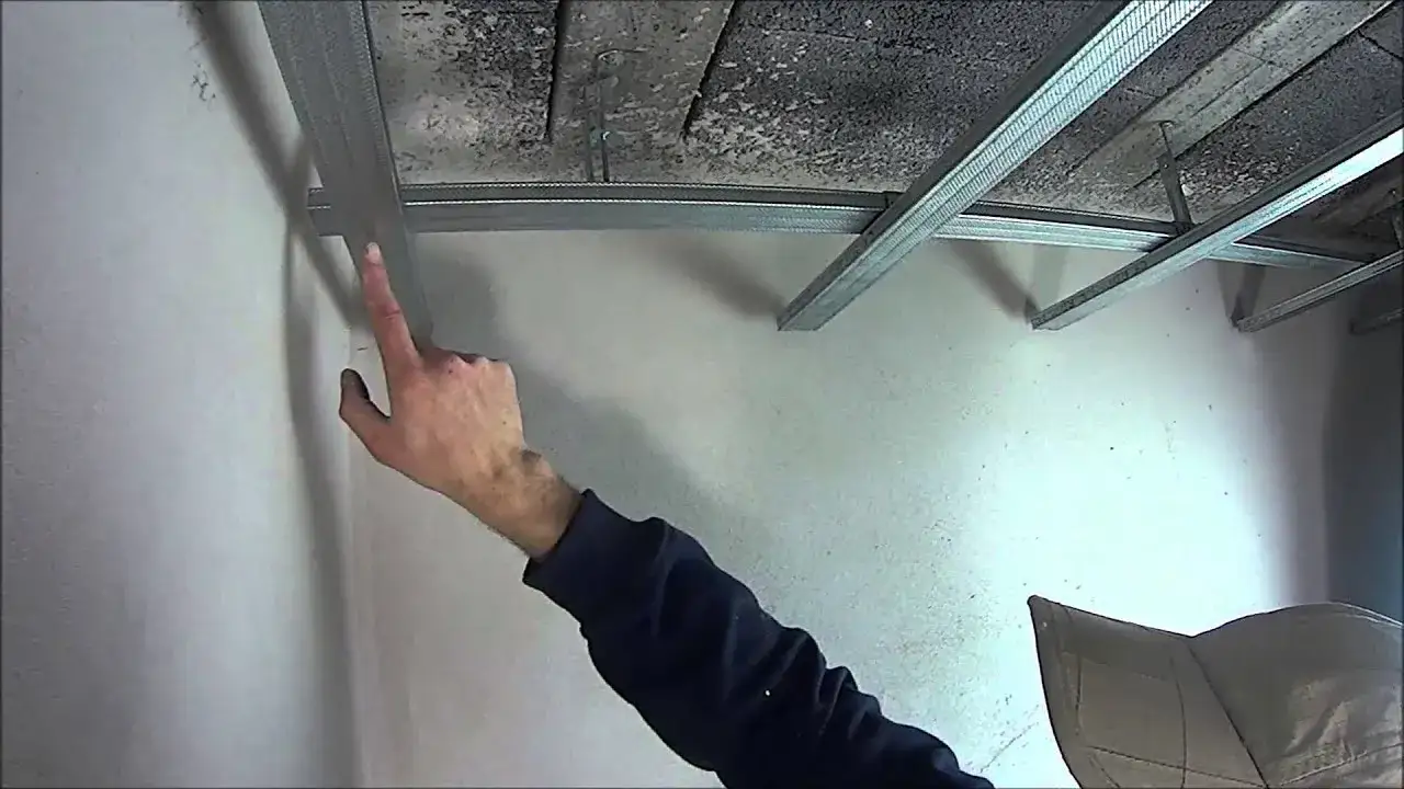 Zdjęcie Jak zrobić konstrukcję pod sufit podwieszany bez zbędnych błędów