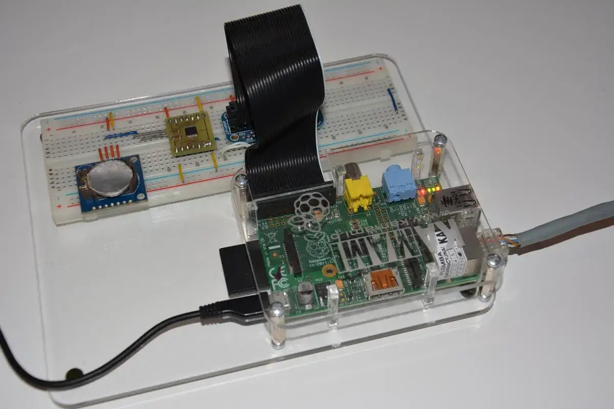 Zdjęcie Jak poprawnie podłączyć i skonfigurować moduł RTC do Raspberry Pi - poradnik