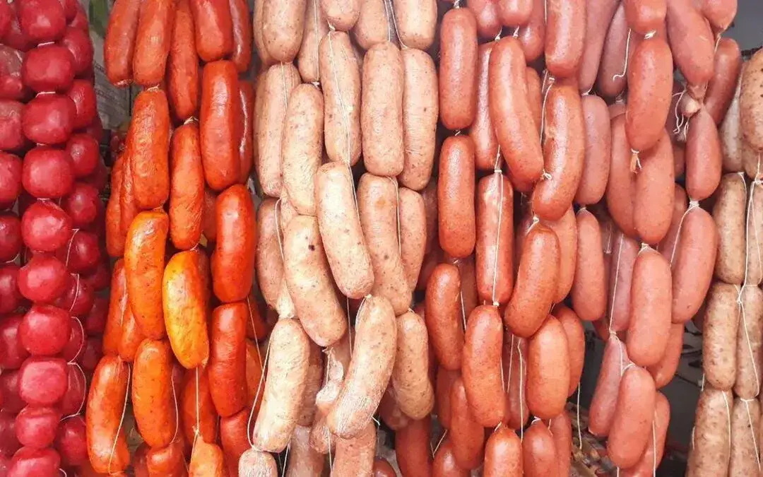 Zdjęcie Jak zrobić 10 kg kiełbasy swojskiej? Sprawdzony przepis!